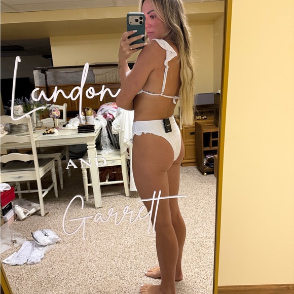 LuLus - White Ruffled Bikini Set - Picture 3 of 3